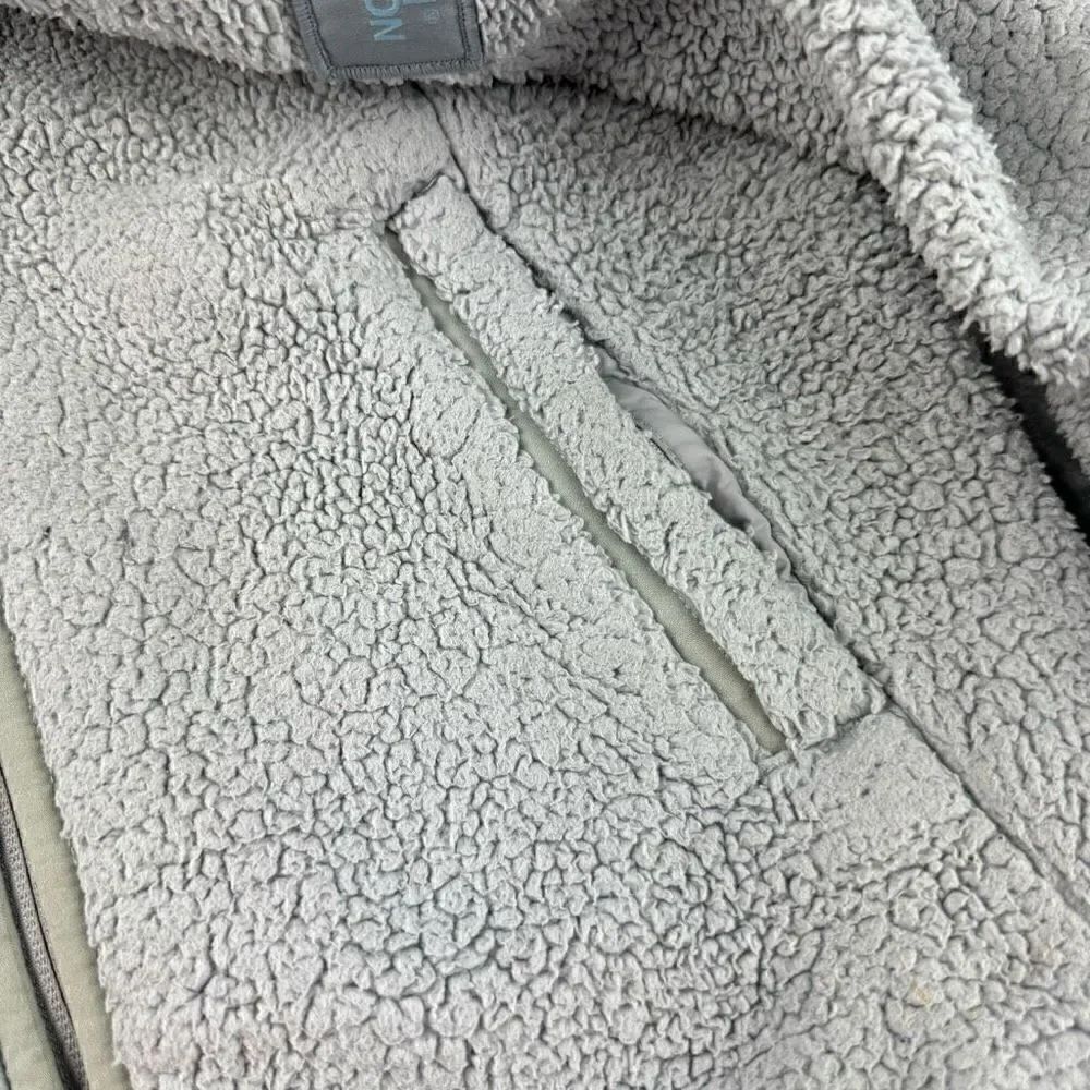 Girls North Face Jacket - Picture 5 of 6